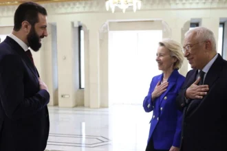 Στη Συρία η Ούρσουλα φον ντερ Λάιεν: Θα συναντηθεί με τον Άχμαντ αλ Σαράα