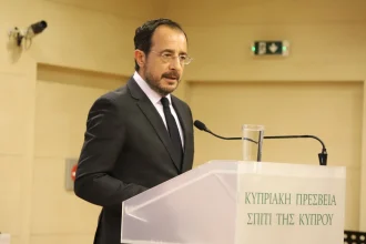 Βίντεο με τις μίζες στο Προεδρικό στην Κύπρο: «Υβριδική επίθεση» βλέπει η κυβέρνηση Χριστοδουλίδη, εξηγήσεις ζητούν τα κόμματα