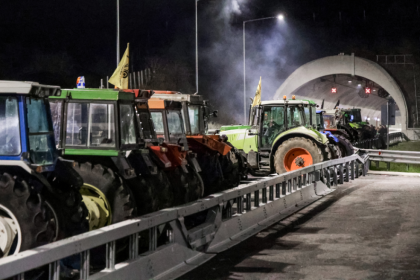 Ναι στις δύο συναντήσεις που ζήτησαν οι εκπρόσωποι των μπλόκων λέει η κυβέρνηση