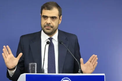 Παύλος Μαρινάκης: «Κομματικά εγκάθετοι όσοι πυρπολούν τον διάλογο με τον Μητσοτάκη – Η αστυνομία θα επιβάλει τον νόμο στα μπλόκα»