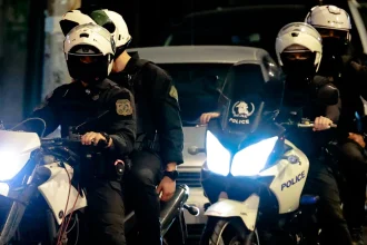 Διακινητής ναρκωτικών επιτέθηκε σε αστυνομικούς για να διαφύγει