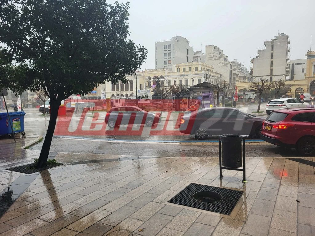 Σφοδρή καταιγίδα με ισχυρούς ανέμους στην Πάτρα - "Πέταξε" τσεκούρι από μπαλκόνι (ΦΩΤΟ)