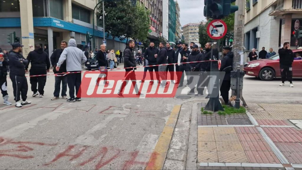 Πάτρα: Απολογούνται οι κατηγορούμενοι για τον ξυλοδαρμό μέχρι θανάτου του 30χρονου Κώστα-Έκλεισαν τη Γούναρη συγγενείς και φίλοι του-Συνθήματα και λουλούδια στο κέντρο που έγινε ο φόνος-ΦΩΤΟ ΒΙΝΤΕΟ