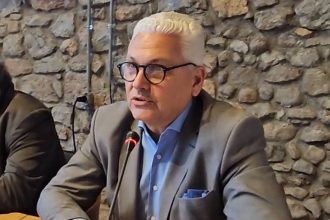 "Στην αρχή της Επανάστασης θα είμαστε μόνοι μας"