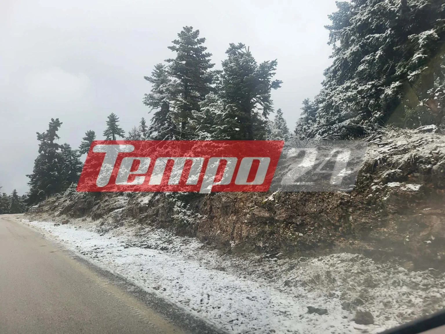 Αχαΐα: Σε ποιους δρόμους οι χαμηλές θερμοκρασίες και ο παγετός δυσκολεύουν την κίνηση των οχημάτων