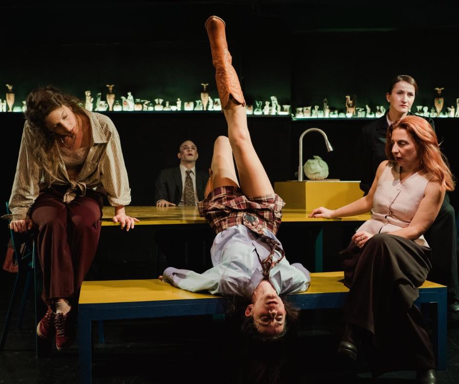 Θέατρο act: "Και τα αγάλματα πεθαίνουν αν δεν τα κοιτά κανείς"