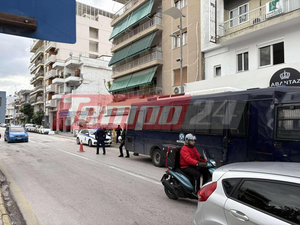 Θρήνος στην Πάτρα για τον θάνατο του 30χρονου Κώστα μετά από άγριο ξυλοδαρμό σε νυχτερινό κέντρο - Δρακόντεια μέτρα της ΕΛ.ΑΣ υπό τον φόβο αντιποίνων, η κραυγή της μάνας (ΦΩΤΟ - ΒΙΝΤΕΟ)