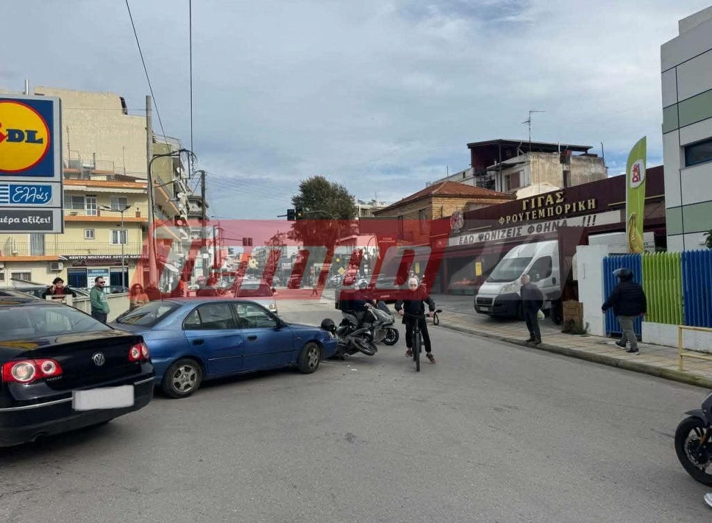 Πάτρα: ΙΧ και μηχανάκι συγκρούστηκαν στη Νοταρά – Τραυματίστηκε ο δικυκλιστής (ΦΩΤΟ)