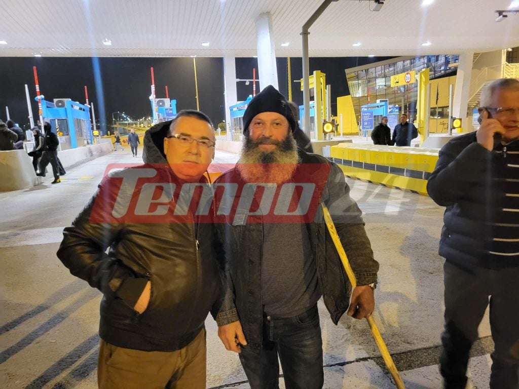 Πάτρα: Οι αγρότες άνοιξαν τα διόδια της Γέφυρας Ρίου - Αντιρρίου (ΦΩΤΟ - ΒΙΝΤΕΟ)