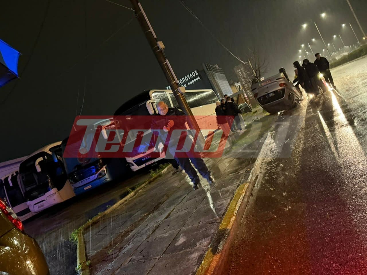 Πάτρα: Άγιο είχαν οι νεαροί που τούμπαρε το ΙΧ τους τα ξημερώματα στην Ακτή Δυμαίων -ΦΩΤΟ