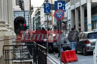 Πάτρα: Απολογούνται οι κατηγορούμενοι για τον ξυλοδαρμό μέχρι θανάτου του 30χρονου Κώστα-Έκλεισαν τη Γούναρη συγγενείς και φίλοι του-Συνθήματα και λουλούδια στο κέντρο που έγινε ο φόνος-ΦΩΤΟ ΒΙΝΤΕΟ