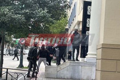 Πάτρα: Παραδόθηκε ο 26χρονος για τον θανάσιμο ξυλοδαρμό του 30χρονου στο “Αβαντάζ” - Oδηγήθηκε στον εισαγγελέα