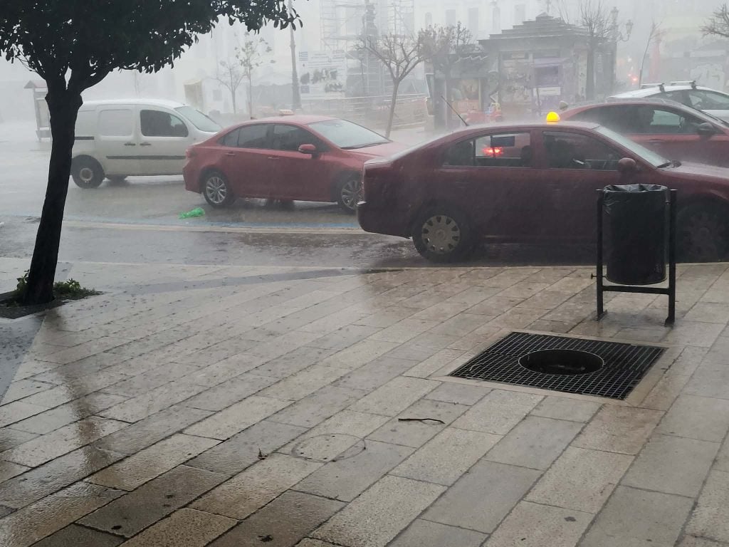 Σφοδρή κακοκαιρία στην Πάτρα - Ισχυροί άνεμοι - Καταιγίδα και χαλάζι - Χωρίς ρεύμα η Οβρυά - Κυκλοφοριακά προβλήματα - ΦΩΤΟ, ΒΙΝΤΕΟ