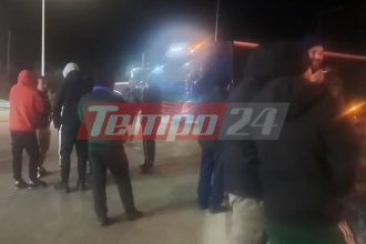 Αιτωλοακαρνανία: Αγρότες έκλεισαν αιφνιδιαστικά και την Αντιρρίου-Ιωαννίνων - Κινητοποίηση και στον κόμβο Πύργου της Ολυμπίας Οδού (ΦΩΤΟ)