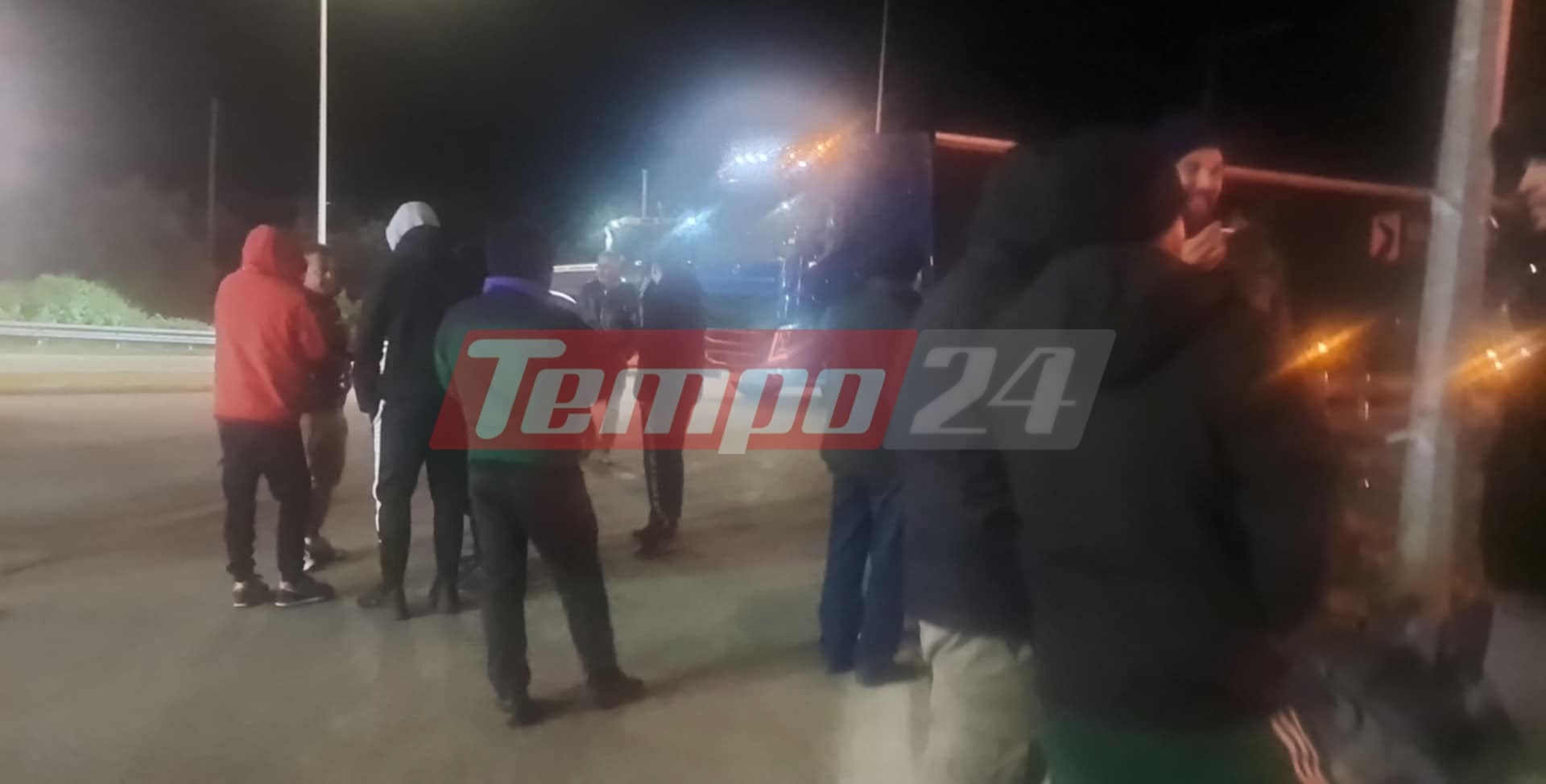 Αιτωλοακαρνανία: Αγρότες έκλεισαν αιφνιδιαστικά και την Αντιρρίου-Ιωαννίνων - Κινητοποίηση και στον κόμβο Πύργου της Ολυμπίας Οδού (ΦΩΤΟ)