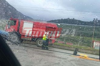 Χωρίς ρεύμα μια ολόκληρη περιοχή στο Αίγιο - Από τι προκλήθηκε η βλάβη - To tempo24 στο σημείο - Πολλά τα προβλήματα από την κακοκαιρία στη Δυτική Ελλάδα - Μεγάλες ζημιές στην Πάτρα - ΒΙΝΤΕΟ, ΦΩΤΟ