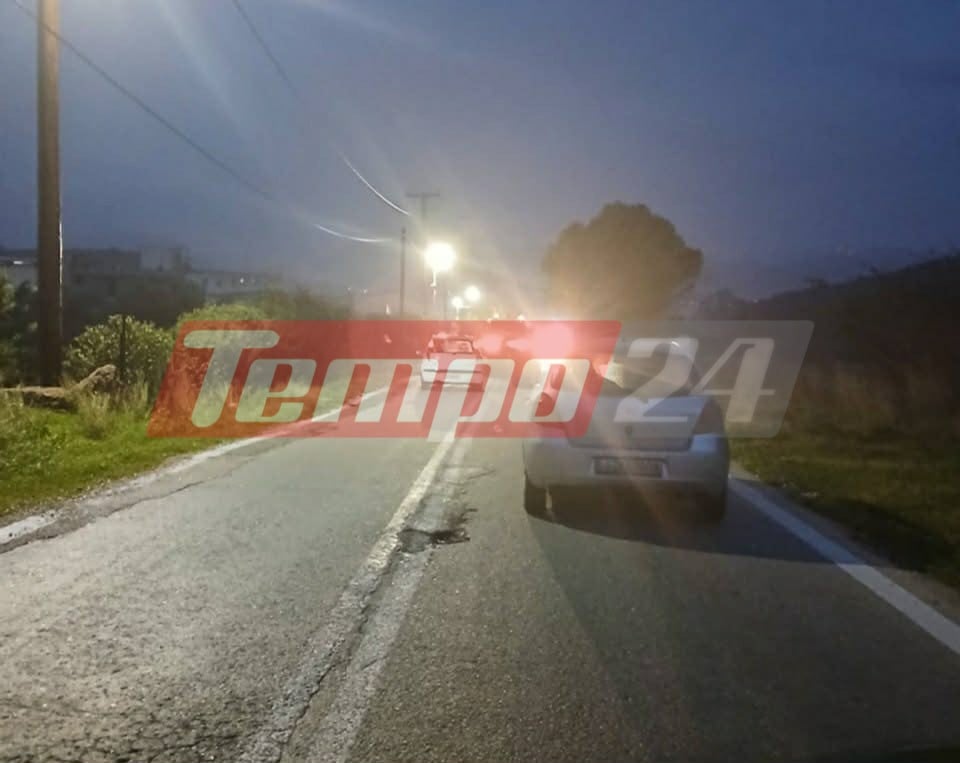 Πάτρα: ΙΧ "καρφώθηκε" πάνω σε ξεριζωμένο από τους ισχυρούς ανέμους δένδρο