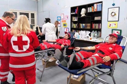 Όταν η προσφορά ξεπερνά τα όρια του Ανθρώπινου: Οι δύο Εθελοντές Σαμαρείτες της Πάτρας που έσπασαν το Φράγμα των 1.000 Ωρών