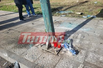 Πάτρα: Λουλούδια και κεράκια για το Νίκο και την Αγγελική στον τόπο της ανείπωτης τραγωδίας - "Παγωμένη" Κυριακή για την πόλη (ΦΩΤΟ)