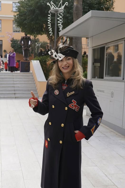 "Καλό Καρναβάλι απαξάπαντες"