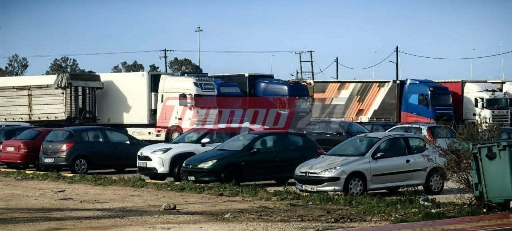 Απαγορευτικό για τα φορτηγά σε Πορθμείο Ρίου και Γέφυρα - Χαμός από νταλίκες που ακινητοποιήθηκαν στην παραλιακή ζώνη ΦΩΤΟ