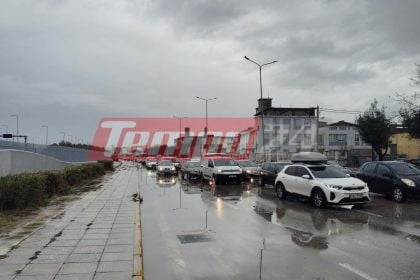 Πάτρα: "Κολυμπούν" τα αυτοκίνητα στην Ακτή Δυμαίων - ΦΩΤΟ