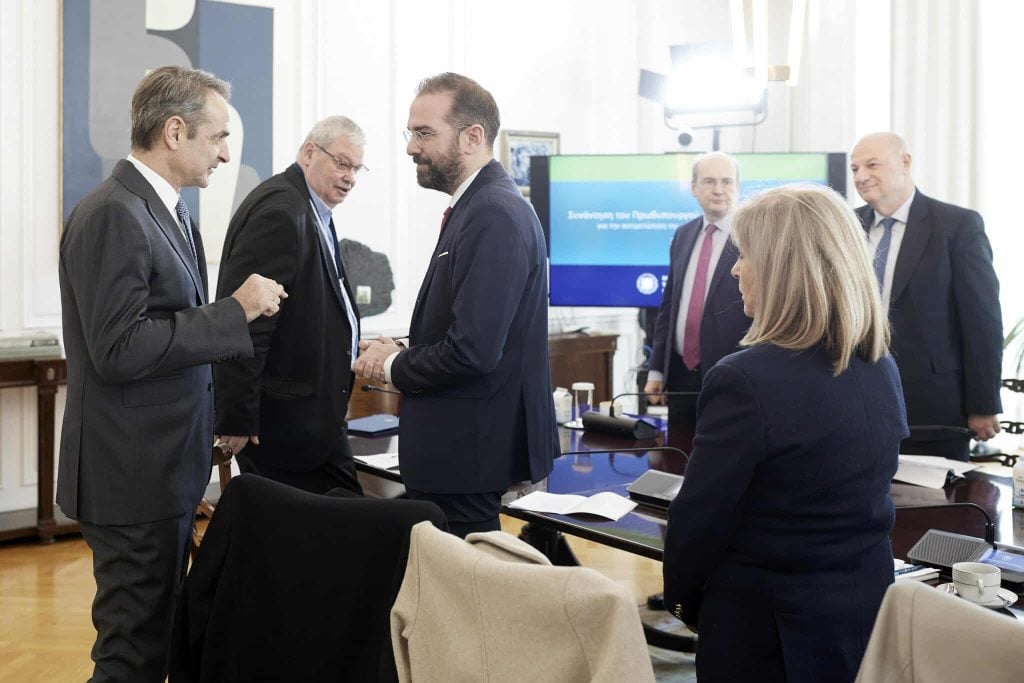 Ένταση των μέτρων για την ευλογιά των αιγοπροβάτων αποφασίστηκε στη σύσκεψη στο Μαξίμου, παρουσία Φαρμάκη: «Αν εφαρμοστούν, θα εξαλειφθεί το νόσημα»