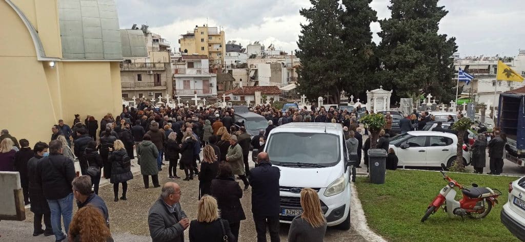 Πάτρα: Εκατοντάδες είπαν το τελευταίο "αντίο" στην Ουρανία Θεοφίλη (ΦΩΤΟ)