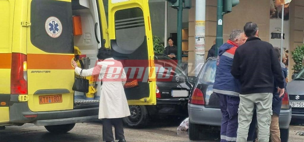 Πάτρα: Τροχαίο στην Κορίνθου - ΙΧ συγκρούστηκε με όχημα κι έπεσε πάνω σε δύο άλλα αυτοκίνητα (ΦΩΤΟ)