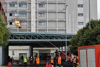 Πάτρα: Άσκηση ετοιμότητας για σεισμό και φωτιά στο νοσοκομείο «Αγιος Ανδρέας» - ΦΩΤΟ