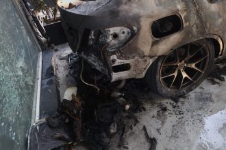 Πάτρα: Κι άλλος(;) εμπρησμός σε ΙΧ - Κάηκε το ένα, άρπαξαν άλλα δύο!