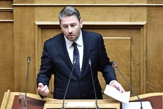 Οι νέες δημοσκοπήσεις εντείνουν τις γκρίνιες στο ΠΑΣΟΚ