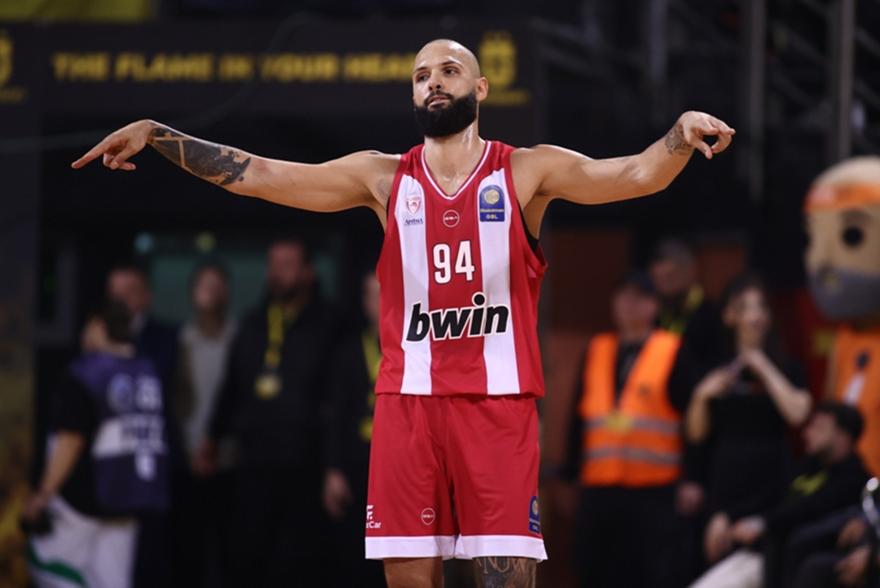 Ο φορτσάτος Ολυμπιακός καθάρισε τον Άρη στο Αλεξάνδρειο