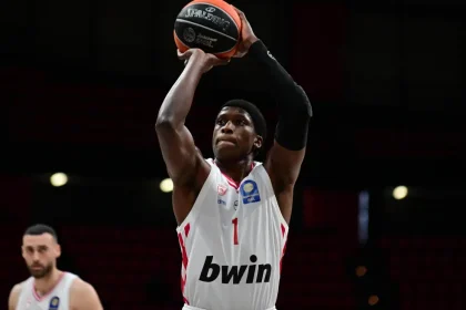 Ολυμπιακός: Μετά τον Μιλουτίνοφ νοκ άουτ και ο Νιλικίνα για την Εφές