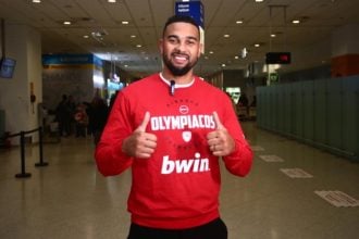 Το πρώτο μήνυμα του Τζόζεφ στους φίλους του Ολυμπιακού: «Ξέρω ότι η ατμόσφαιρα θα είναι τρελή»