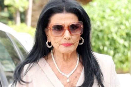 Ζωζώ Σαπουντζάκη: Παραμένει στο νοσοκομείο και κάνει θεραπεία στους πνεύμονές της