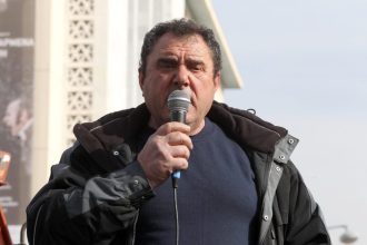 Ο Κώστας Ανεστίδης συνεχίζει τις ύβρεις: «Χ@@@@@α» για τη διαγραφή από τη ΝΔ