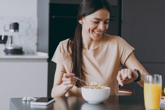 Τα τρόφιμα που βοηθούν το πεπτικό μετά τις γιορτές