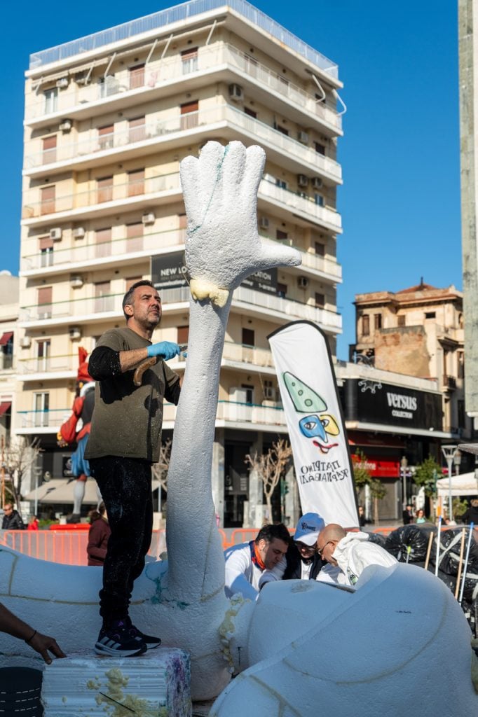 Έφτιαξαν καρναβαλικό μπάστακα στην πλατεία Γεωργίου (ΦΩΤΟ)