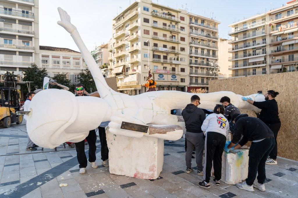 Έφτιαξαν καρναβαλικό μπάστακα στην πλατεία Γεωργίου (ΦΩΤΟ)