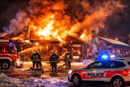 Τραγωδία στην Ελβετία: Η στιγμή που ξεκινάει η φωτιά μέσα στο μπαρ - Βίντεο