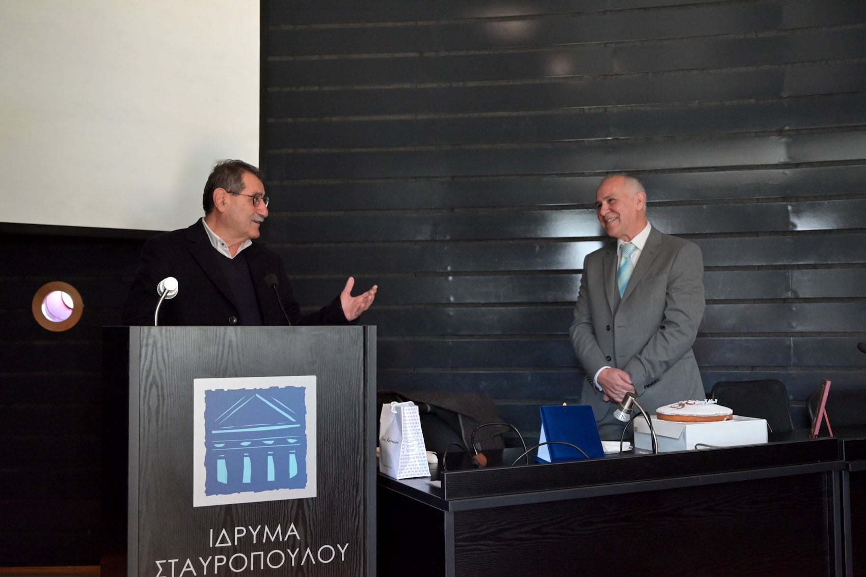 Ο Δήμαρχος Πατρέων και η Δημοτική Αρχή σε εκδηλώσεις για την κοπή της πρωτοχρονιάτικης πίτας