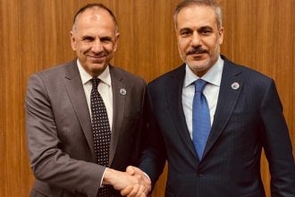 Τηλεφωνική επικοινωνία Γεραπετρίτη με Φιντάν: Οι διμερείς σχέσεις στο επίκεντρο της συνομιλίας