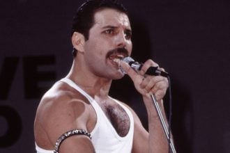 Πέθανε σε ηλικία 48 ετών η «κρυφή» κόρη του Φρέντι Μέρκιουρι από σπάνια μορφή καρκίνου 