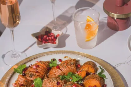 Γλυκοπατάτες με βούτυρο μυρωδικών και παρμεζάνα