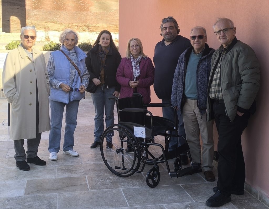 Πρόγραμμα «Χάρισε το Δώρο της Πρόσβασης 2.0»: Παράδοση Αναπηρικού Αμαξιδίου στο Αρχαίο Ωδείο Πατρών