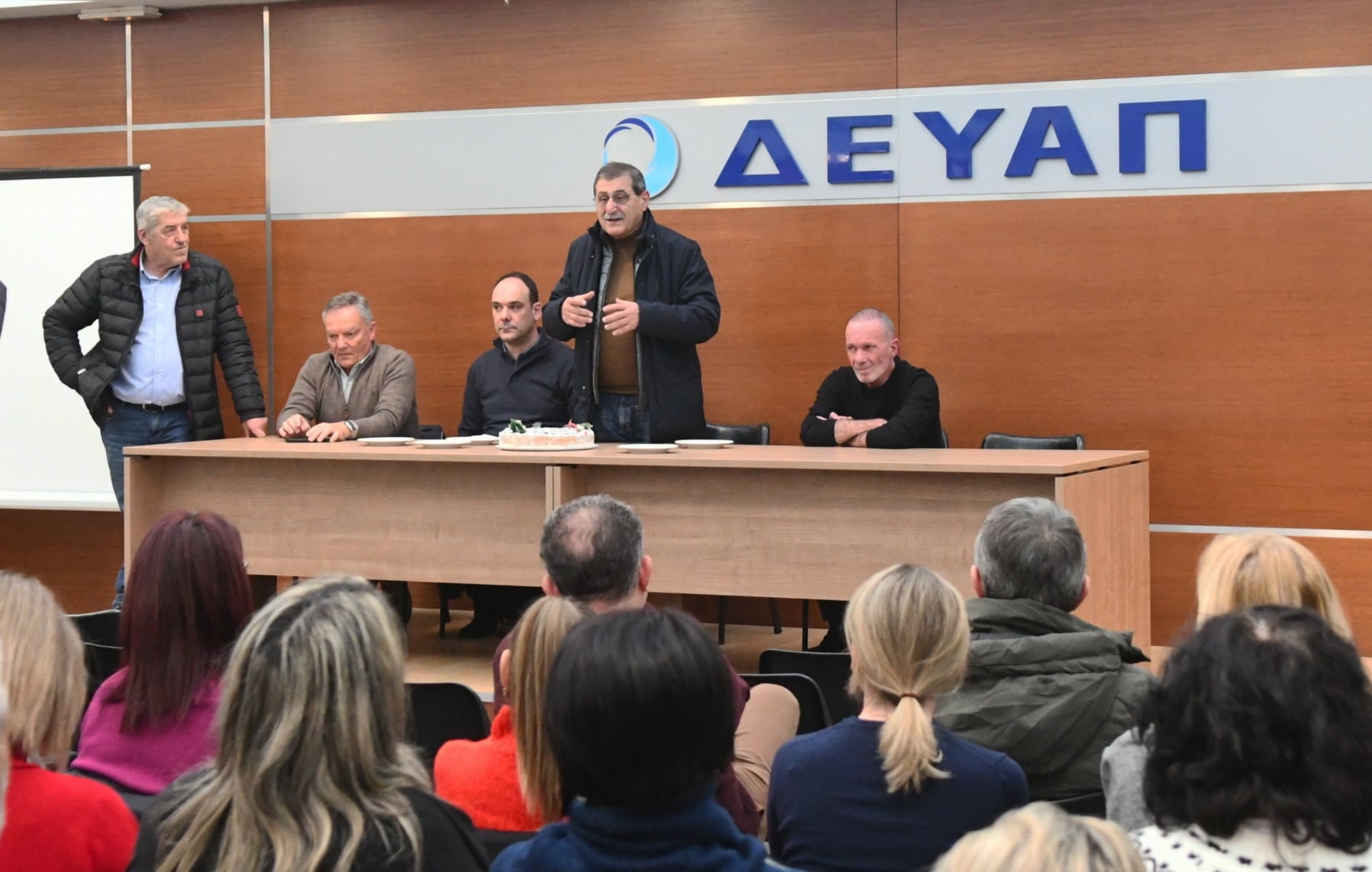 Ο Δήμαρχος Πατρέων και η Δημοτική Αρχή σε εκδηλώσεις για την κοπή της πρωτοχρονιάτικης πίτας