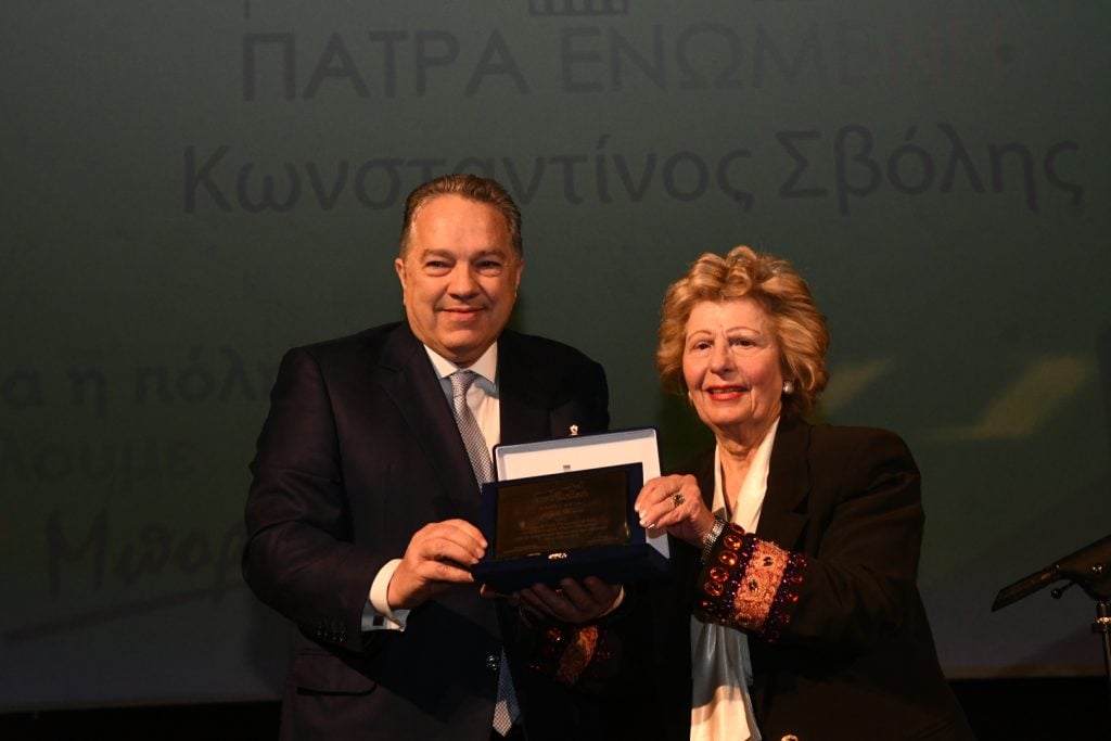 «Πάτρα Eνωμένη»:"Ένα μεγάλο «ευχαριστώ» για την κοσμοπλημμύρα στην κοπή της πρωτοχρονιάτικης πίτας μας"