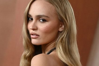 Milk Tea Hair: Η ξανθιά απόχρωση που θα κυριαρχήσει αυτή τη σεζόν