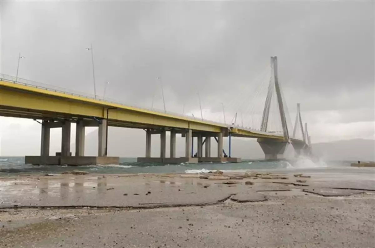 Κλειστή η πορθμειακή γραμμή Ρίου-Αντιρρίου